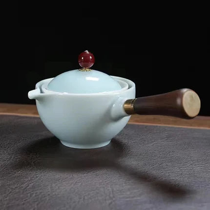 Çiçek Açan Çay Demliği